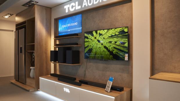 TCL eröffnet neue Shop-in-Shop-Fläche in Hamburger Saturn