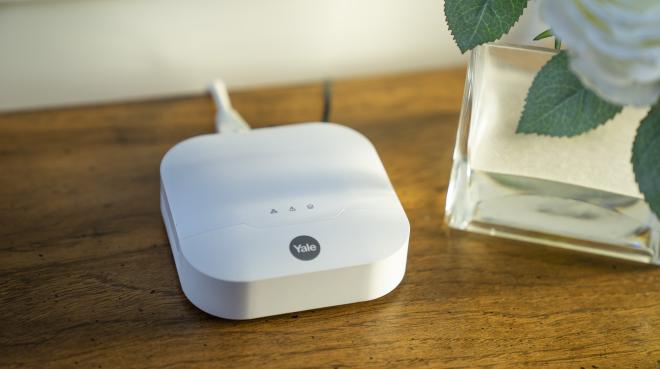 Hub für den Smart Home Sync Alarm, Foto: Yale