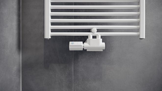 Homematic IP Heizkörperthermostat Evo an Heizung, Foto: eQ-3