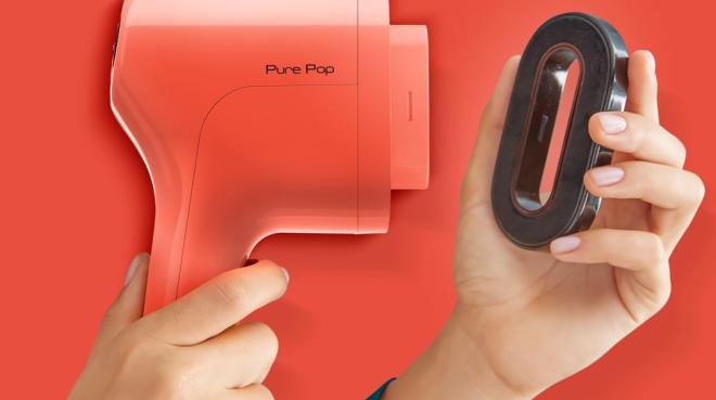 Die Pure POP-Dampfbürsten verfügen über 
praktische wendbare Pads, die alles können, was das Glätte-Herz begehrt - Bild: Tefal