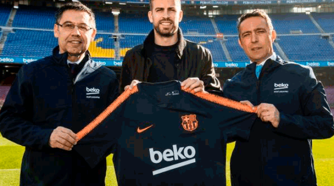 v.l.n.r. Josep Maria Bartomeu, Gerard Piqué & Ali Y. Koç. Foto: © GERMAN PARGA /FC BARCELONA