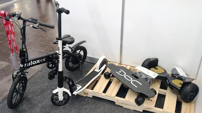 E-Scooter, Hoverboard und elektrisches Skateboard von Nilox. foto: Nilox
