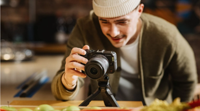 EOS R50 V