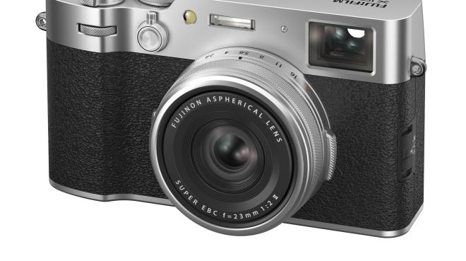 Fujifilm X100VI in Silber