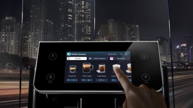 Über das intuitiv nutzbare 5 Zoll Full-Touch-Display lässt sich Kaffee auf Barista-Niveau personalisieren