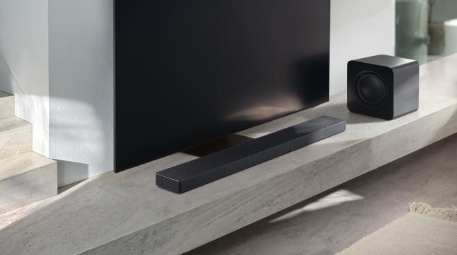 Die Samsung HW-QS710F Soundbar ist flexibel aufstellbar.