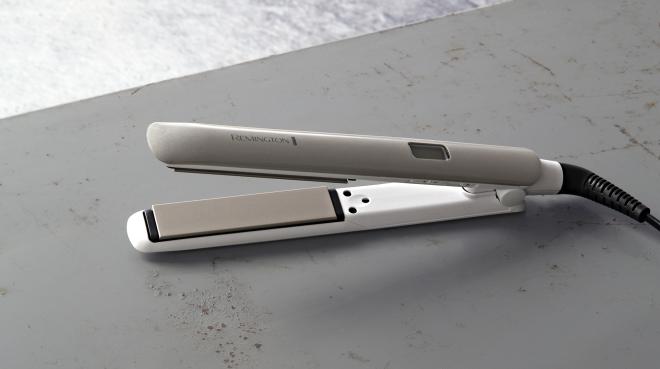 Remington Hydraluxe Haarglätter S8901. Foto: Remington