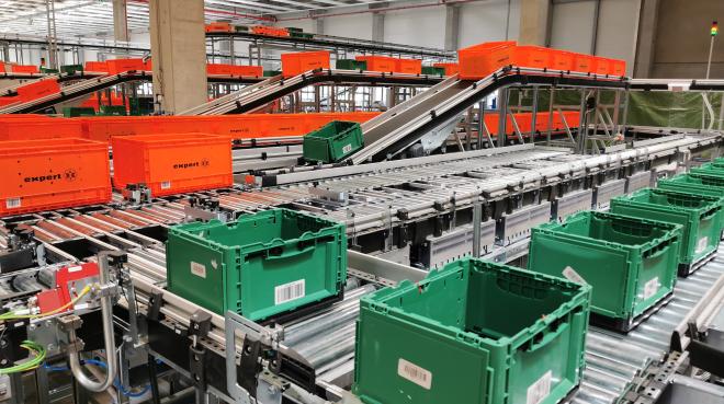 Die Logistik im expert Fulfillment Center läuft derzeit schon im Probelauf, Foto: ju