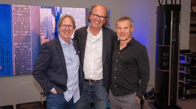 Ernst Schmid von den HiFi-Profis, Fotograf Hans-Georg Esch und Mike Henkelmann, Director Marketing Consumer Electronics bei Samsung